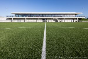 voetbalinfrastructuur Puurs - architectuurfoto door Vivec.be - architect: Studio Klein Brabant